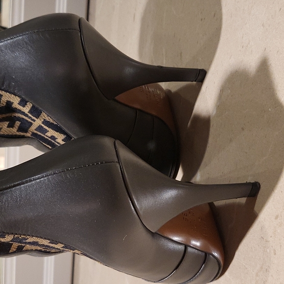 Fendi Motif Ankle Boots - Picture 4 of 7